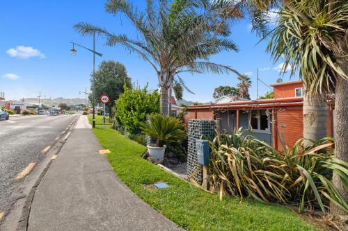 Bach On Wilson - Waihi Beach Holiday Home