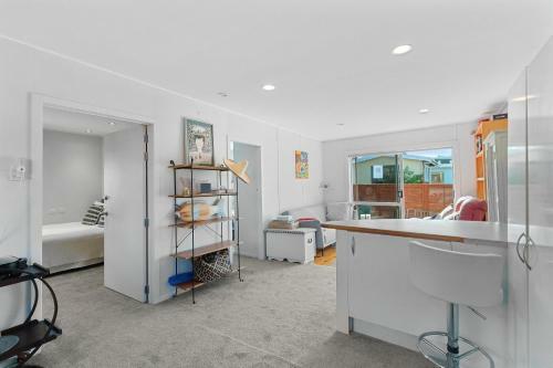 Bach On Wilson - Waihi Beach Holiday Home