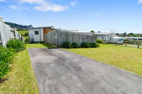 Leafy Serenity - Waihi Beach Holiday Home