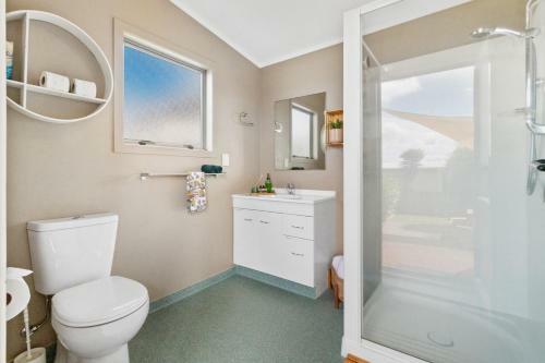 Leafy Serenity - Waihi Beach Holiday Home