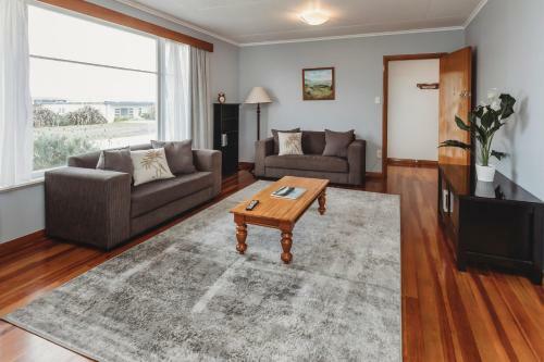 The Barefoot Bungalow - Opunake Beach