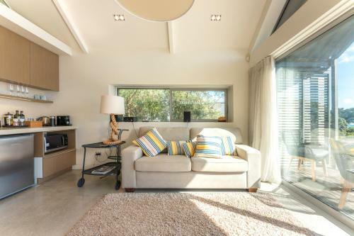 Oneroa Beachfront Apartment