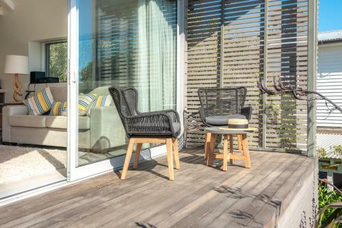 Oneroa Beachfront Apartment