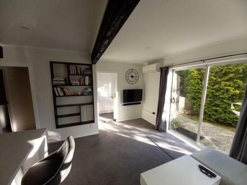 Lemon Tree Apartment Tawa
