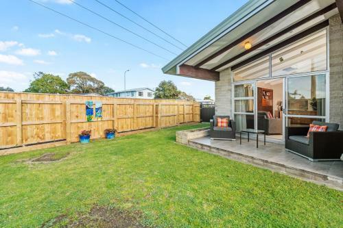 Moreton View - Gisborne Holiday Home