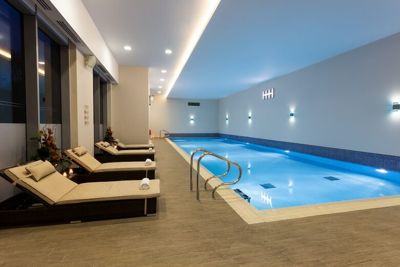 Heston Hyde Hotel