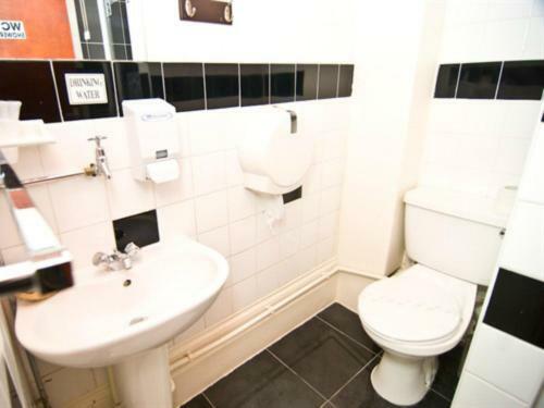 Hostal Skylark Guest House