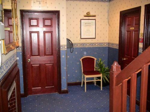 Hostal The Bridge House