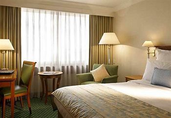 Renaissance London Heathrow Hotel