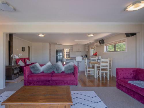 Paradise By The Beach - Simpson's Beach Holiday Home