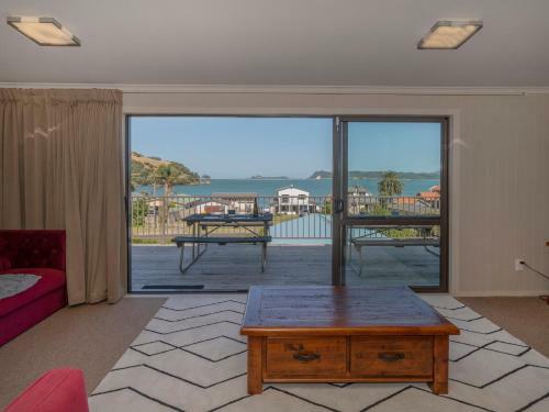 Paradise By The Beach - Simpson's Beach Holiday Home