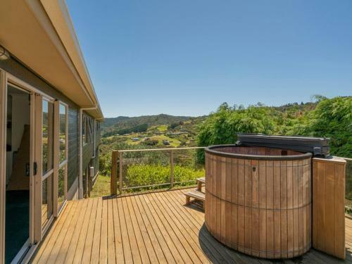 Hosts On The Coast Rural And Sea Vista