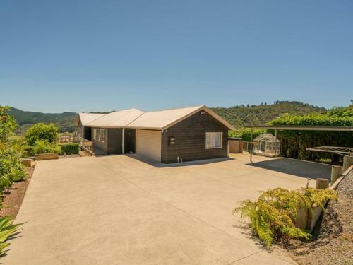 Hosts On The Coast Rural And Sea Vista