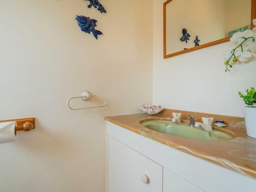 The Bach - Whitianga Holiday Home