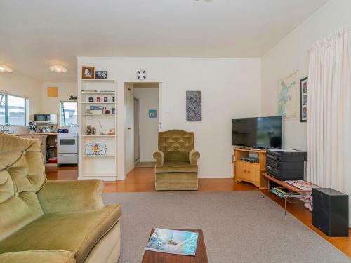 The Bach - Whitianga Holiday Home