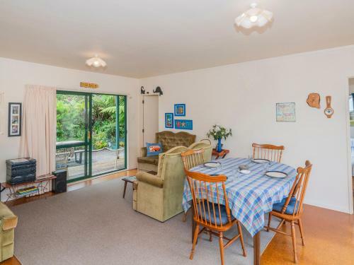 The Bach - Whitianga Holiday Home