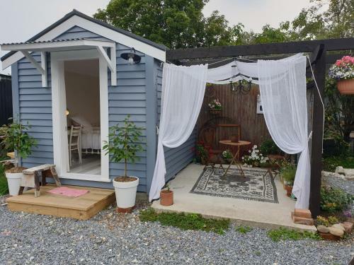 Hostal Cabins On Tudor Bed & Breakfast