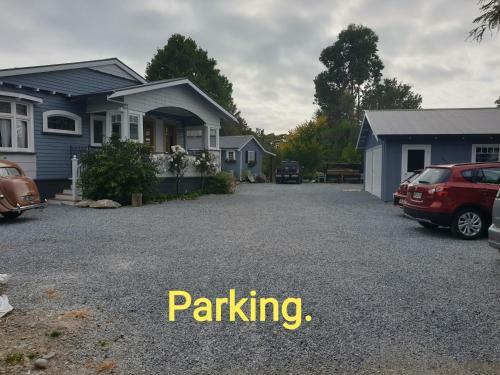 Hostal Cabins On Tudor Bed & Breakfast