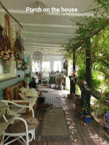 Hostal Cabins On Tudor Bed & Breakfast