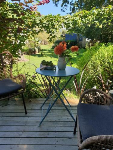 Hostal Cabins On Tudor Bed & Breakfast