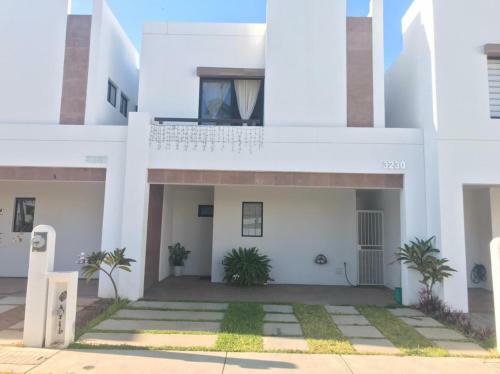 Nice House W/ Shared Pool And Close To The Beach At Mazatlan
