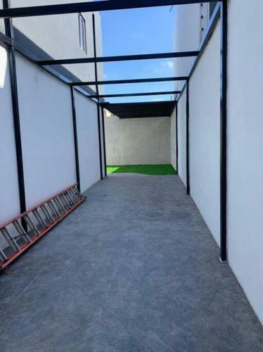 Agradable Casa, Ubicada En Muy Buena Zona.
