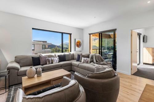 Mountain Views Penthouse - Apartment 22