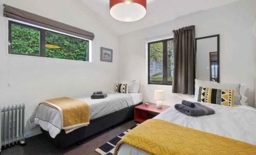 Fantastic Views, Close To Town 2 Bedroom Apartment