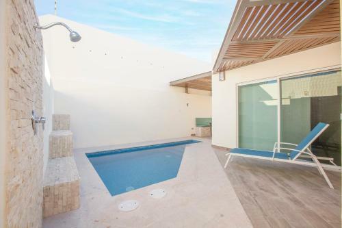 Private Rooftop Pool Home With Ocean Views & Good Wi-fi