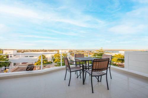 Private Rooftop Pool Home With Ocean Views & Good Wi-fi