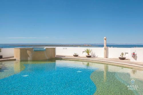 3rd Flr Condo With Spectacular Ocean View & Pool Onsite