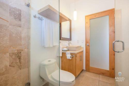 3rd Flr Condo With Spectacular Ocean View & Pool Onsite