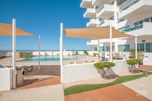 3rd Flr Condo With Spectacular Ocean View & Pool Onsite