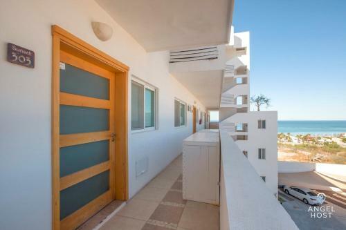 3rd Flr Condo With Spectacular Ocean View & Pool Onsite