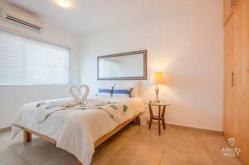 3rd Flr Condo With Spectacular Ocean View & Pool Onsite