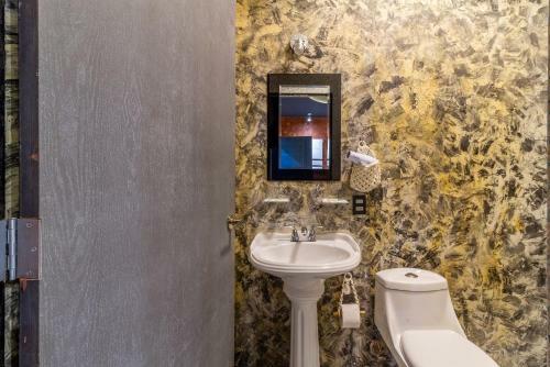 Bed & Breakfast Akasha ? Ecohost & Walking Distance To Downtown