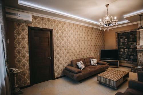 7 Rooms Hotel