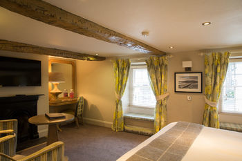 Hostal Queens Head Inn & Restaurant