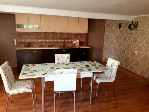 Hostal Shirim Guesthouse