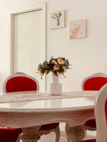 Tekatuka?s Sweet Apartment ?life ?happiness
