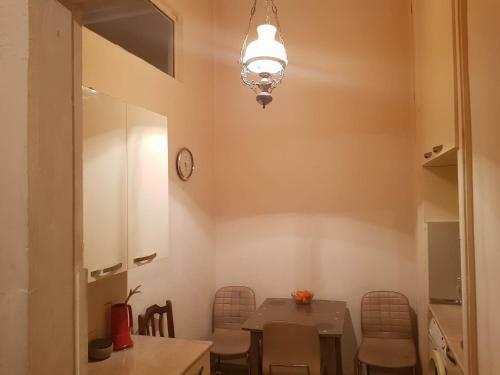 Nino's Apartment On Shalva Dadiani