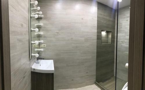 Luxury 4-bedroom Apartment In The Center