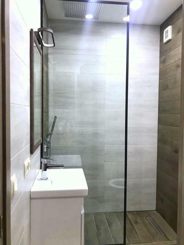 Luxury 4-bedroom Apartment In The Center