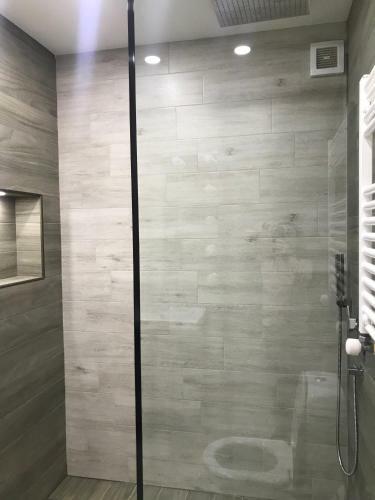 Luxury 4-bedroom Apartment In The Center