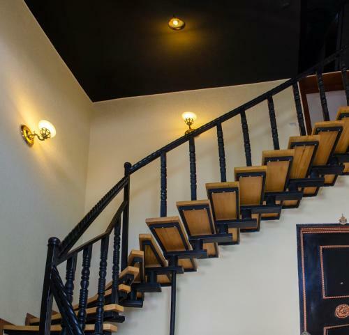 Hotel S.r