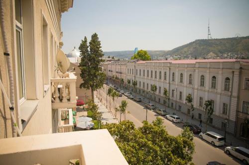 Family Apartment On Agmashenebeli