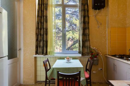 Family Apartment On Agmashenebeli