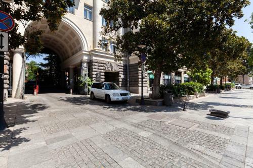 Family Apartment On Agmashenebeli