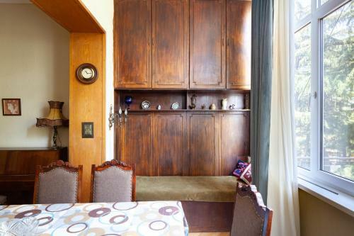 Family Apartment On Agmashenebeli