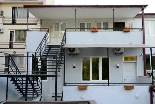 Hostal Hotel New Avlabari